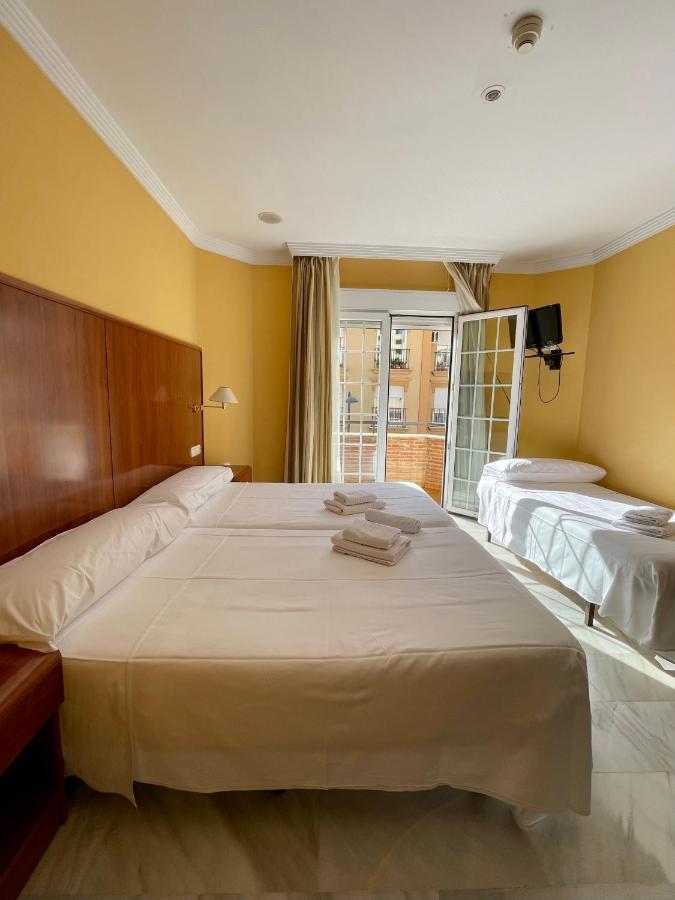Hotel La Fonda De Don Gonzalo Cenes De La Vega Exteriör bild